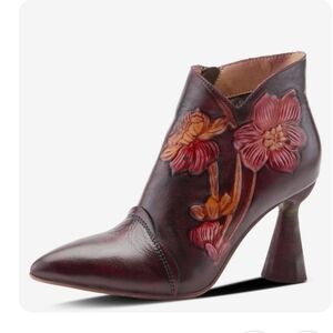 Elegant Floral Embossed Ankle Boots - Burgundy